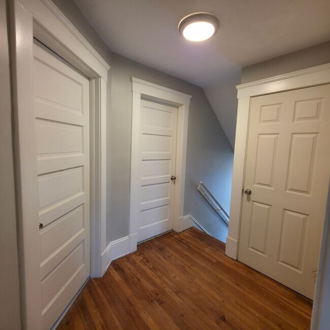 Building Photo - Newly remodeled 4 bedroom 1.5 bath single ...