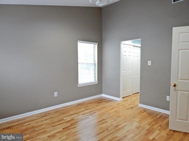 Building Photo - 101 Sarahs Ln