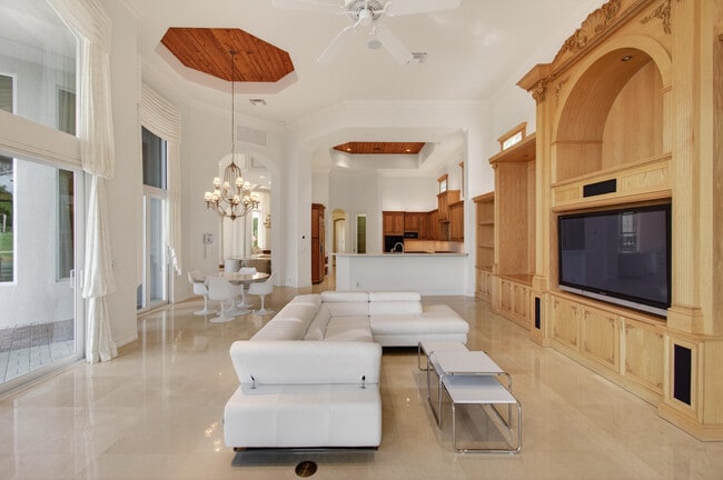 Building Photo - 331 Mizner Lake Estates Dr