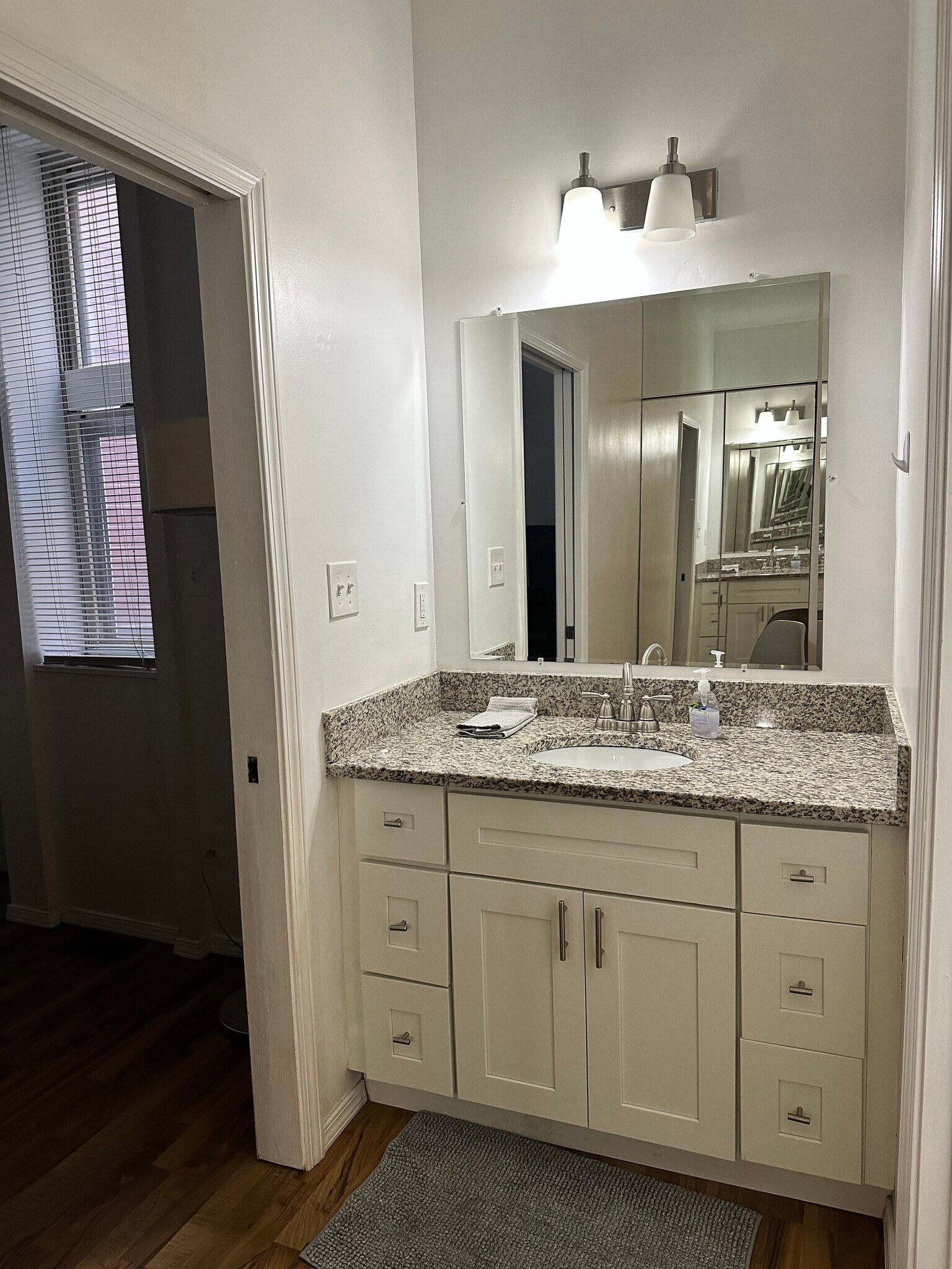 Building Photo - 4624 Westminster Pl