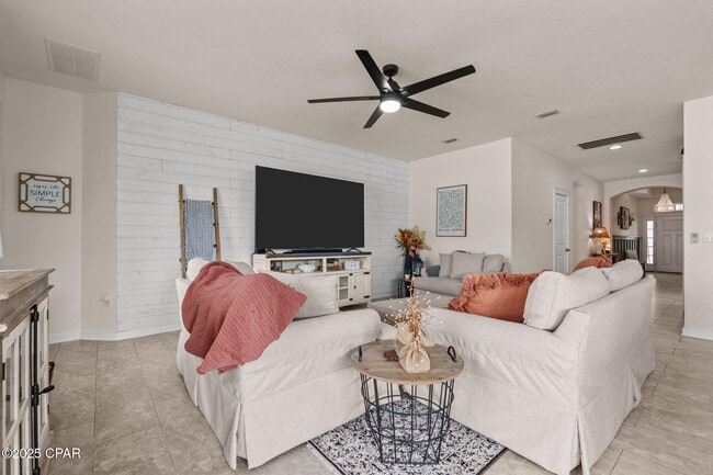 Building Photo - 105 Johnson Bayou Dr