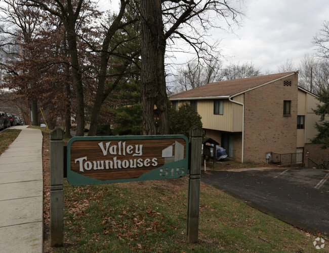 Building Photo - Valley Townhouses