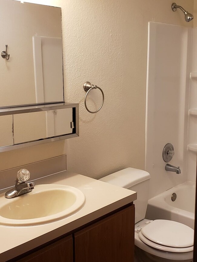Building Photo - Spacious Two Bedroom Coming Available!