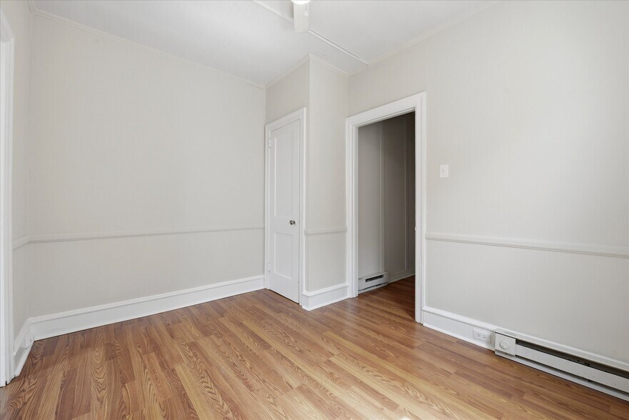 Building Photo - 4 Gay St