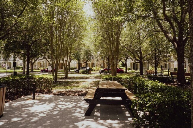 Building Photo - 7125 Harmony Square Dr S