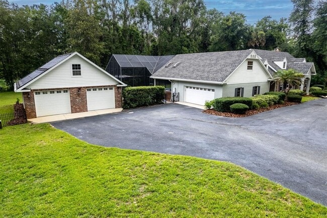 Building Photo - 2506 SW 9th Dr