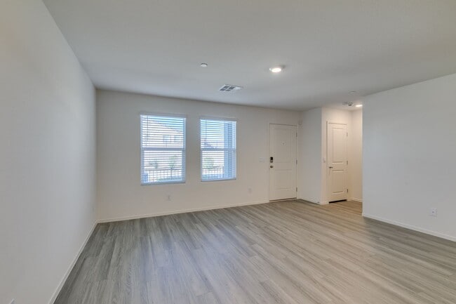 Building Photo - Gorgeous Townhome with upgrades in gated community* 3 large bedrooms, 2 car garage*Community pool...