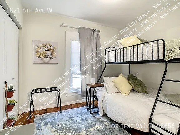 Building Photo - 1821 6th Ave W