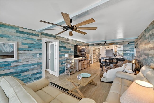 Building Photo - 10680 S Ocean Dr