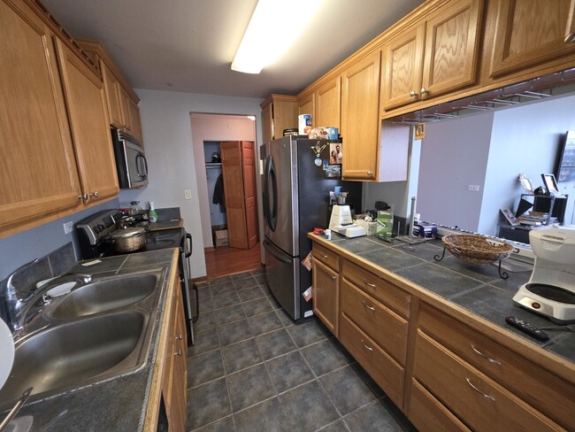 Building Photo - 655 W Irving Park Rd