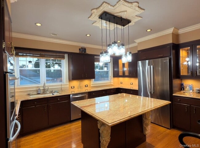 Building Photo - 21 Richman Ave