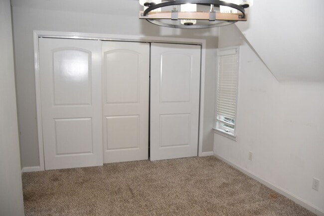 Building Photo - Fully Updated 3 Bedroom 2 Bath Tacoma 2 Story