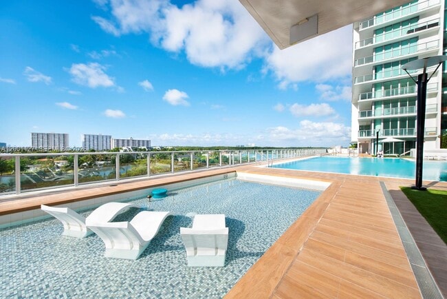 Building Photo - 300 Sunny Isles Blvd