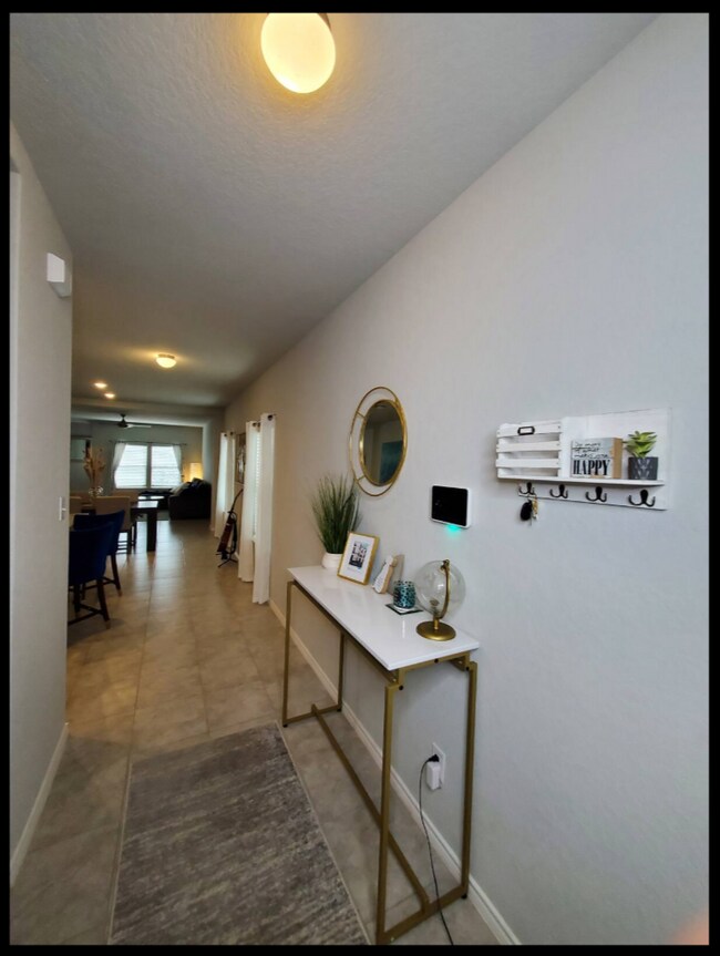 Building Photo - Modern 3-Bed Home with Island Kitchen, Private Patio, and Fenced Yard in Converse
