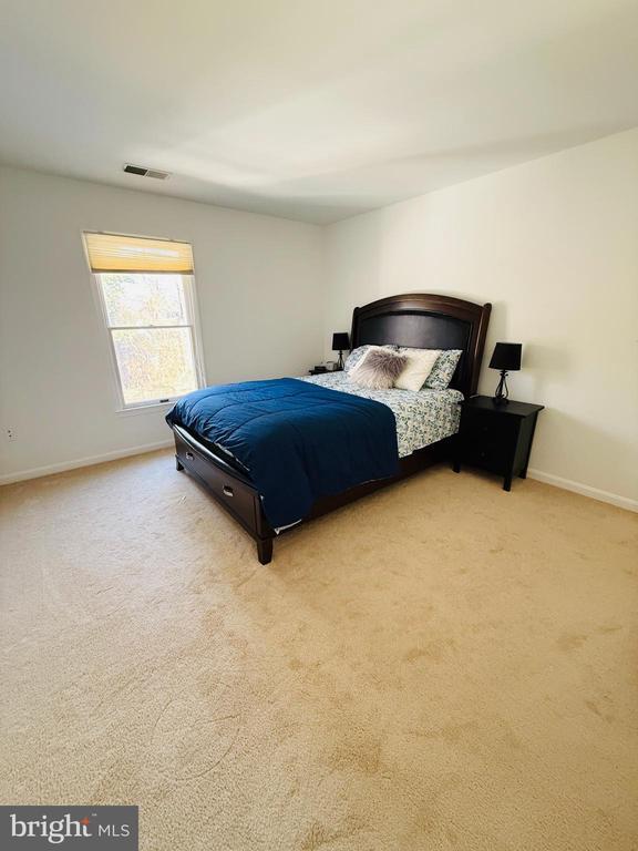 Building Photo - 16108 Kennedy St