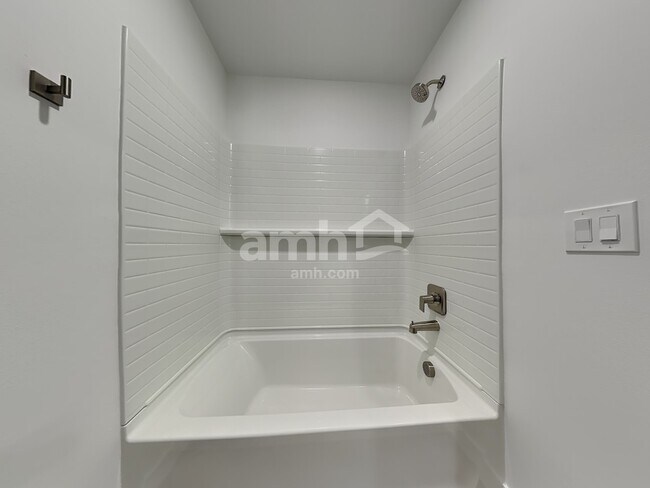 Building Photo - 7921 Selah St SW