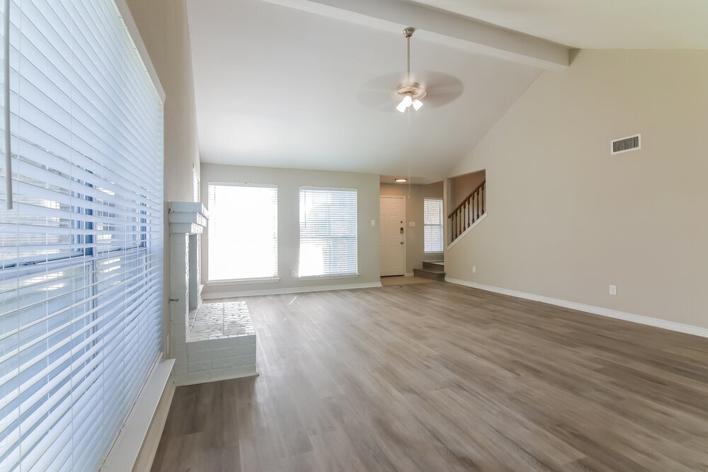 Building Photo - 4978 Briar Oaks Ln