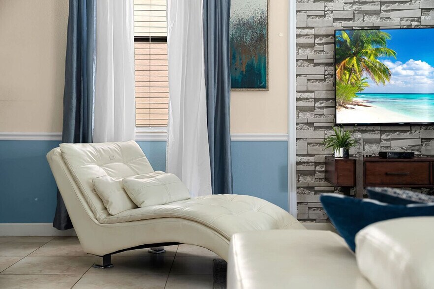 Building Photo - 1520 Moon Valley Dr