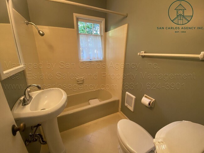 Building Photo - Adorable, Private Cottage in Jack's Peak