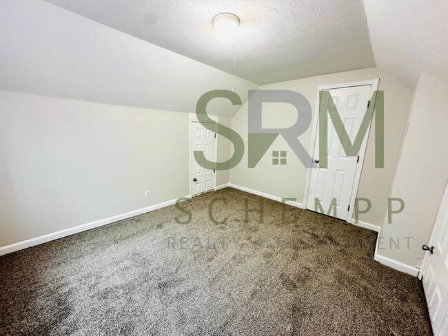 Building Photo - Updated 4BR house in Taylor Berry Neighborhood