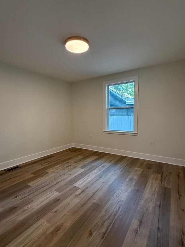 Building Photo - Beautifully Renovated Home in Prime Smyrna...