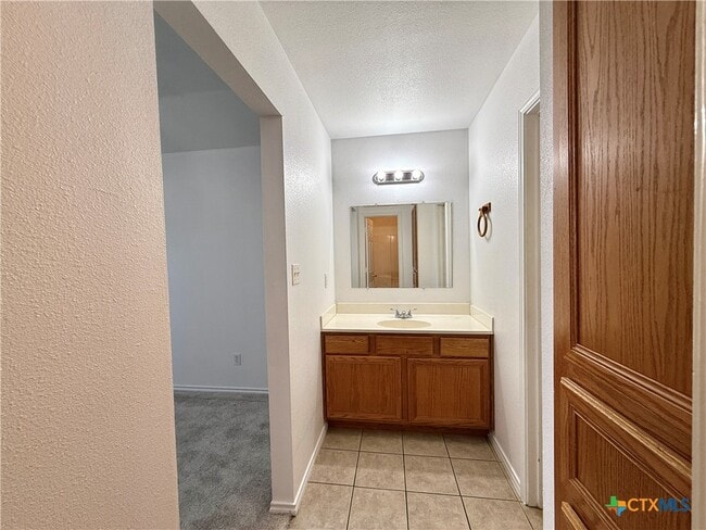 Building Photo - 309 S Water Ln