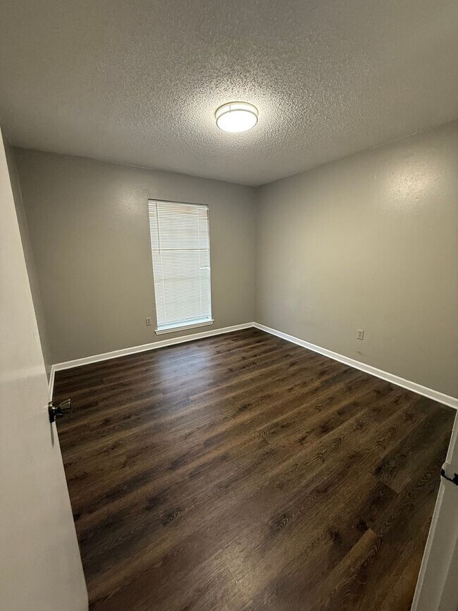 Building Photo - 8155 Starwood Ct