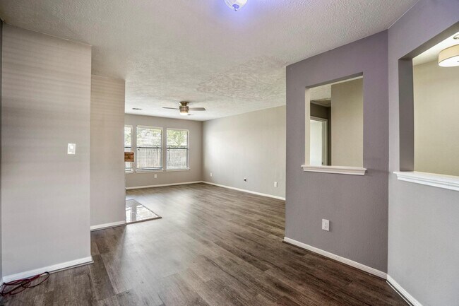 Building Photo - 5211 Roserock Ln