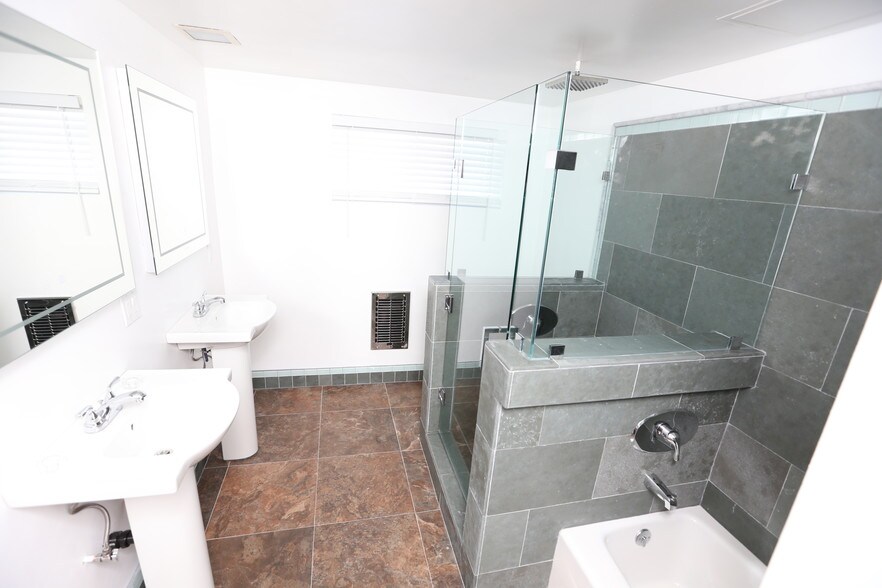 Building Photo - 4776 Don Miguel Dr