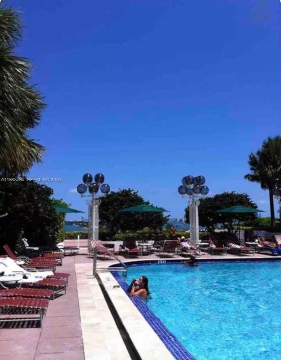 Building Photo - 1717 N Bayshore Dr