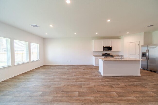 Building Photo - 30831 Khepri Ct