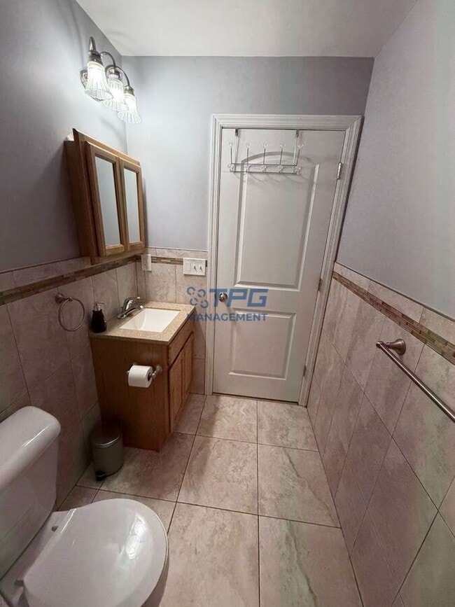 Building Photo - 142 Ripley Pl