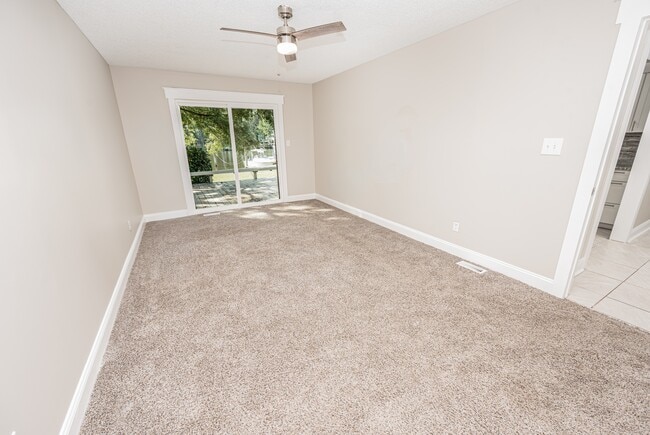 Building Photo - 5722 Gondolier Dr