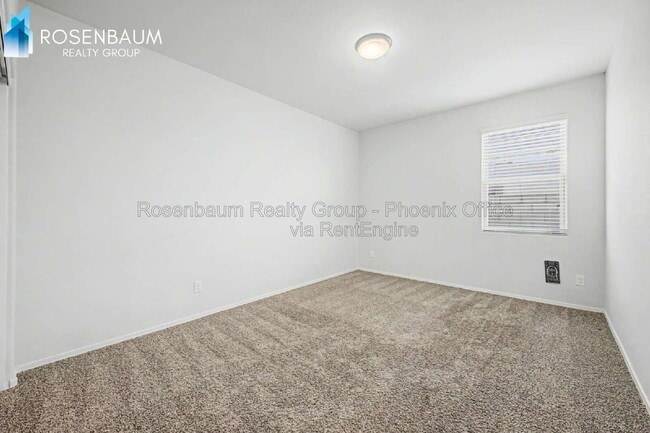 Building Photo - 41917 W Manderas Ln