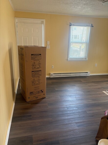 Building Photo - 1208 Daniels Ave