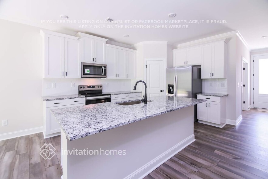 Building Photo - 501 Azalea Gaze Dr