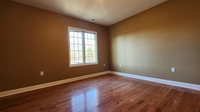 Building Photo - Boone Lake Condo for Lease