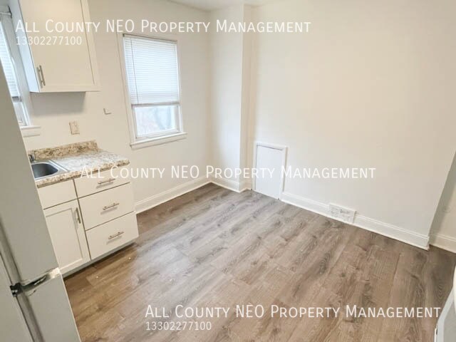 Building Photo - 3862 E 112th St