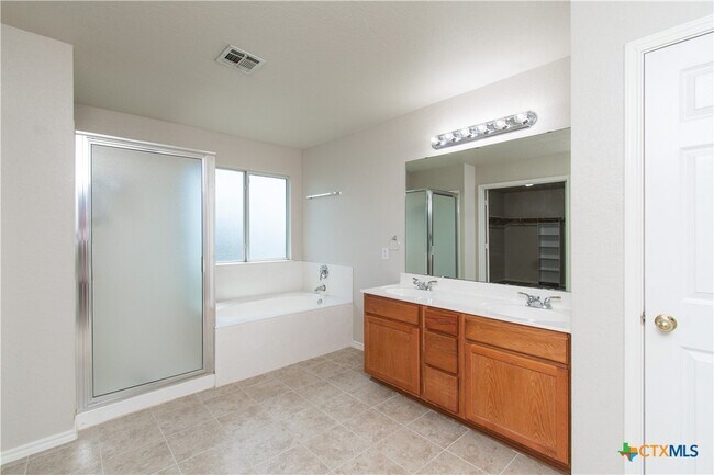 Building Photo - 5401 Jitterbug Ct
