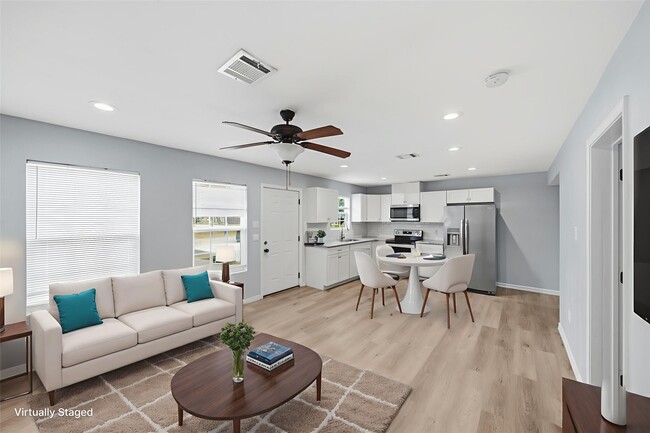 Building Photo - 8595 Parkway Dr