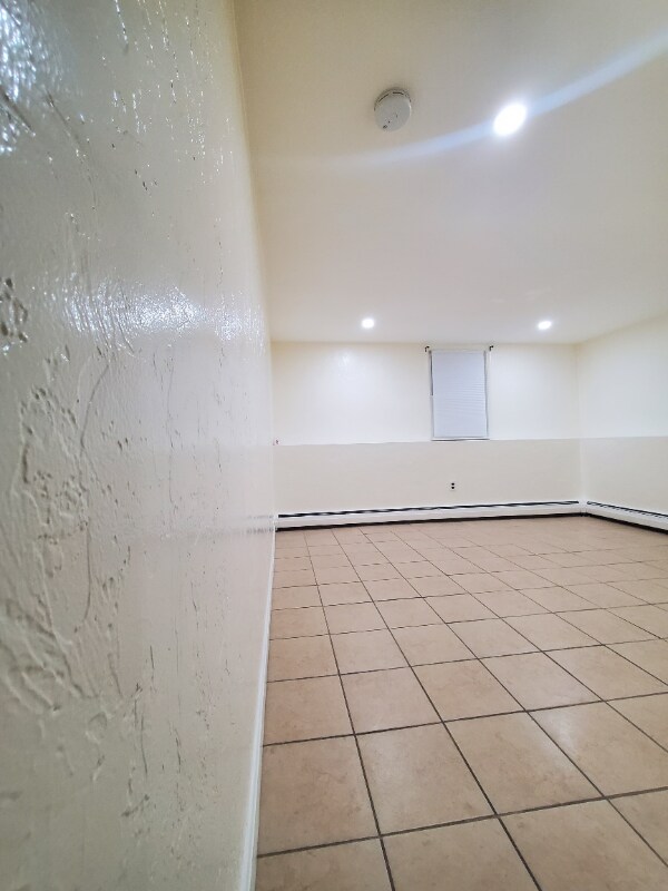 Building Photo - 116 Newman St