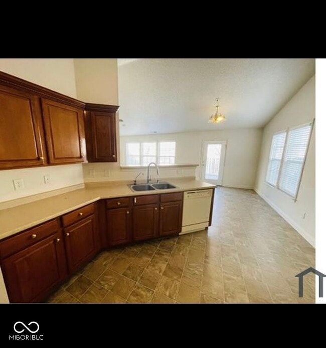 Building Photo - 12540 Majestic Way