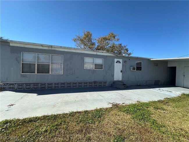 Building Photo - 333 Lantern Ln