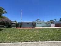 Building Photo - Coastal Living Starts Here – Renovated 4BR Home Just 10 Minutes from the Beach