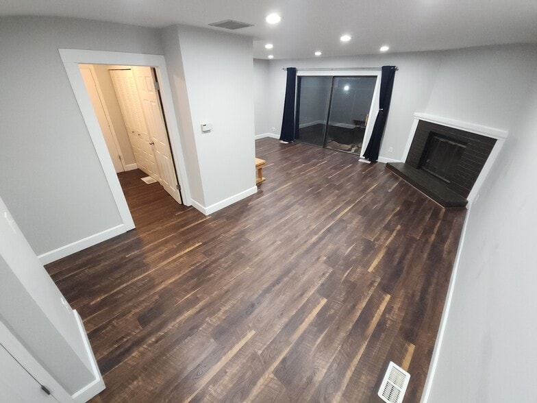 Building Photo - 38 NE 143rd Ave