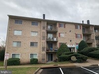 Building Photo - 1521 Colonial Dr