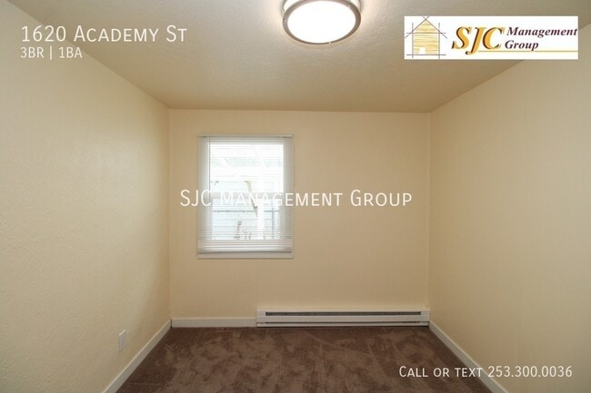 Building Photo - 1620 Academy St