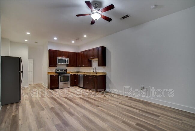 Building Photo - 5513 Victor St