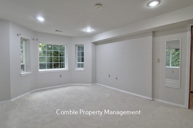 Building Photo - 23228 NE 21st Pl