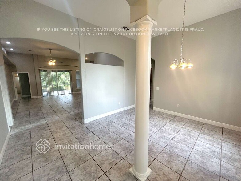 Building Photo - 2909 Dunhill Cir